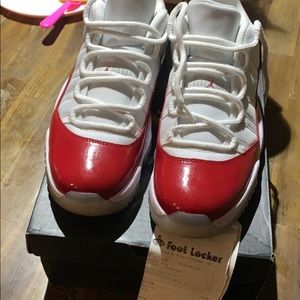 Retro 11 low cherrys